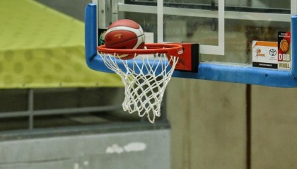 中国男篮热身赛首发曝光 赵睿搭档廖三宁受重用