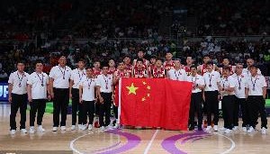 媒体人:以团队为先&不计较个人数据 正是这支中国男篮最宝贵品质